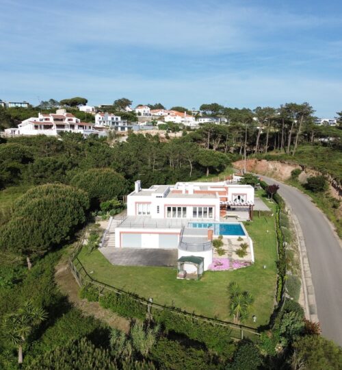 Moradia T4 em Foz do Arelho com jardim e piscina