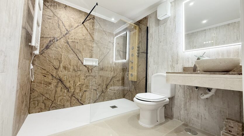 Apartamento T3 em Cascais com Vista Mar e Garagem Box