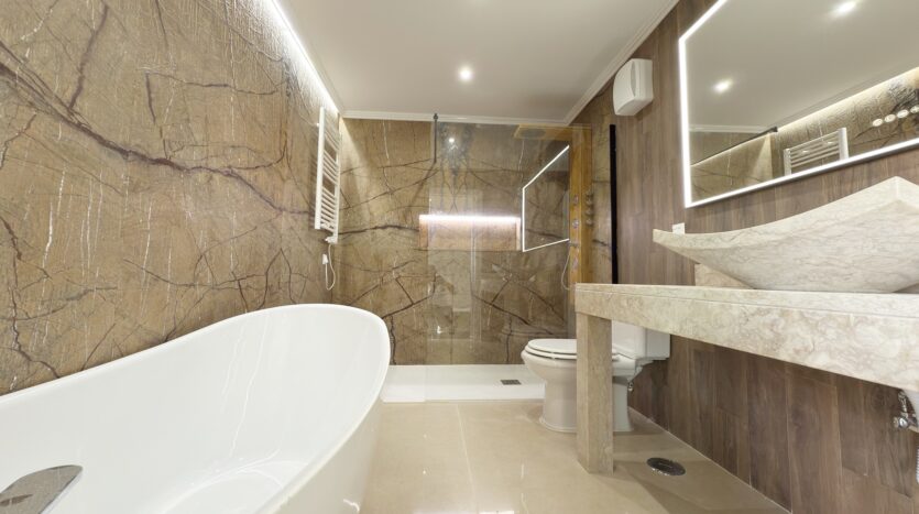 Apartamento T3 em Cascais com Vista Mar e Garagem Box