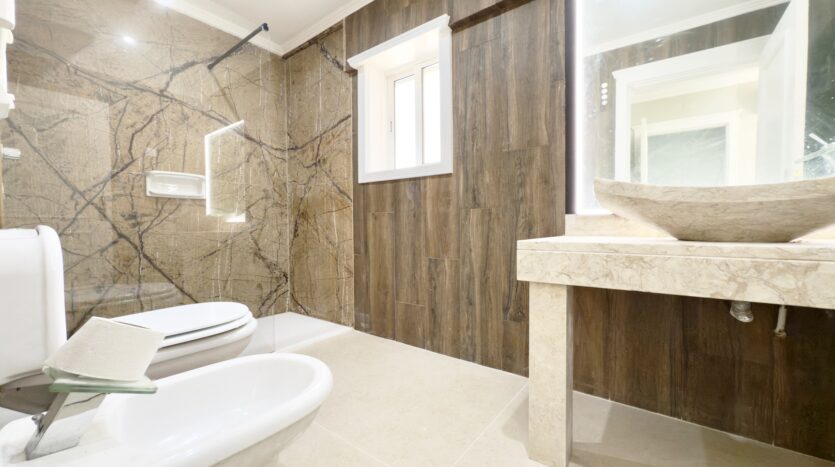 Apartamento T3 em Cascais com Vista Mar e Garagem Box